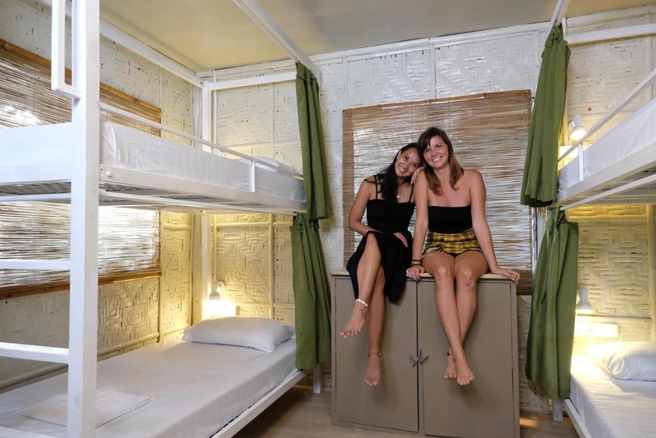 Mad Monkey Siquijor Hostel Εξωτερικό φωτογραφία