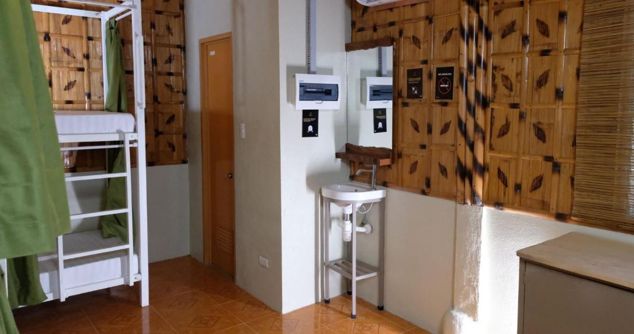 Mad Monkey Siquijor Hostel Εξωτερικό φωτογραφία