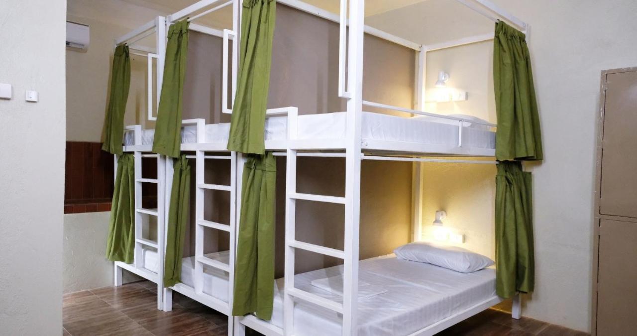 Mad Monkey Siquijor Hostel Εξωτερικό φωτογραφία