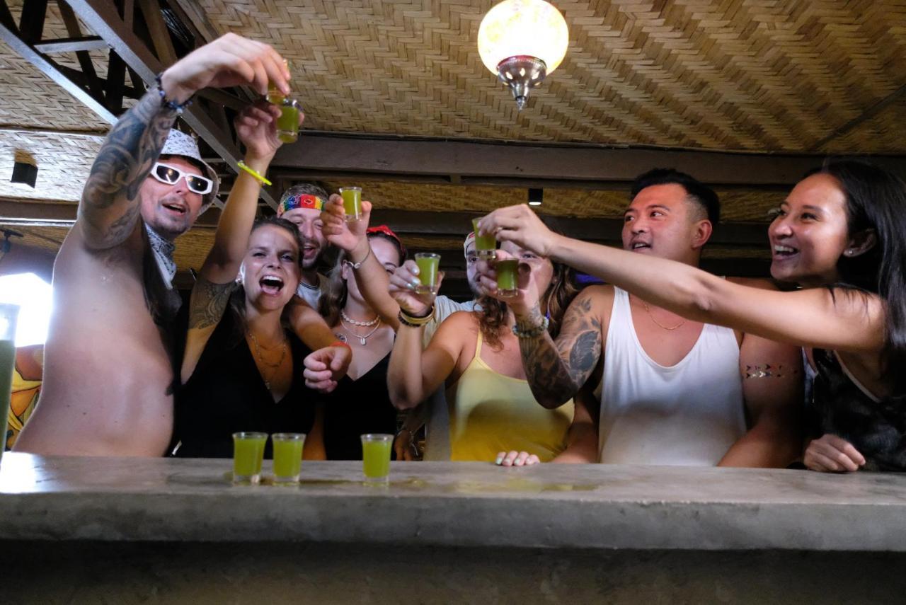 Mad Monkey Siquijor Hostel Εξωτερικό φωτογραφία