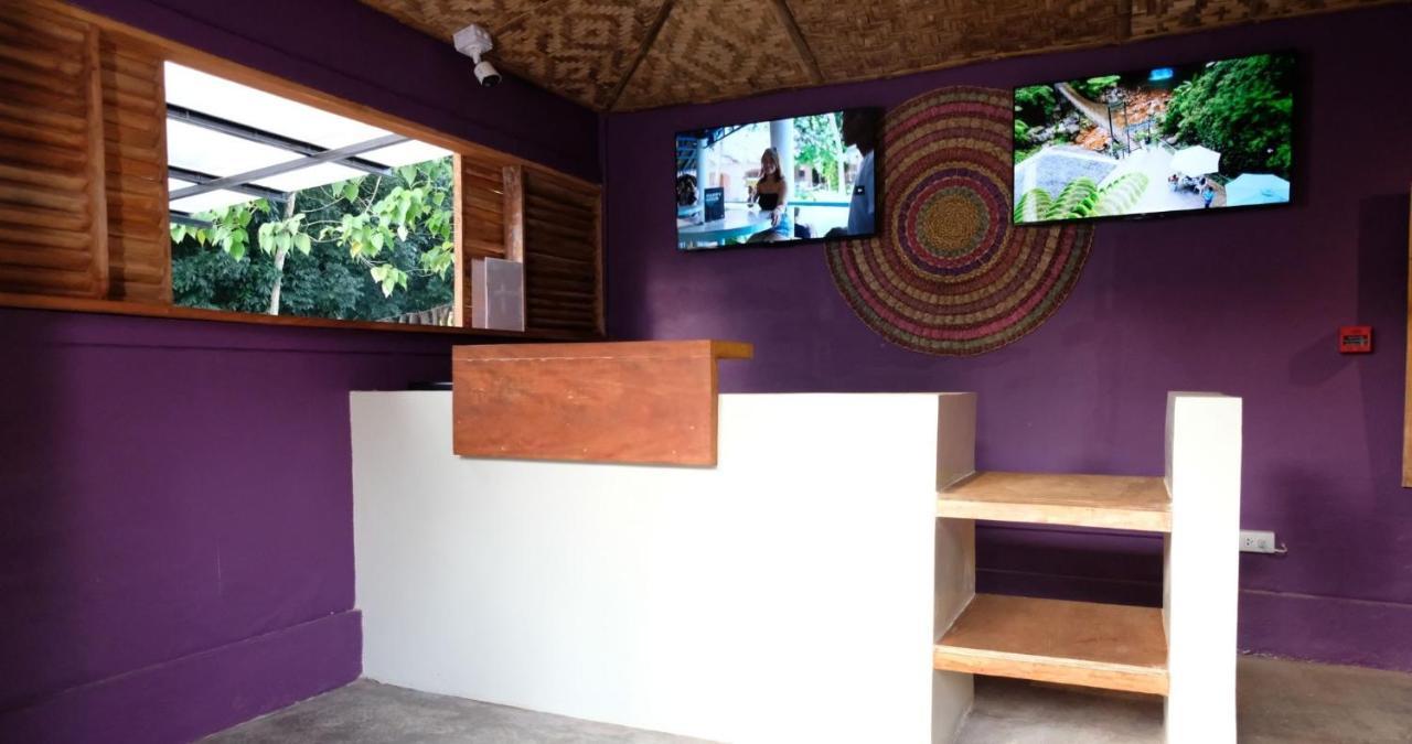 Mad Monkey Siquijor Hostel Εξωτερικό φωτογραφία