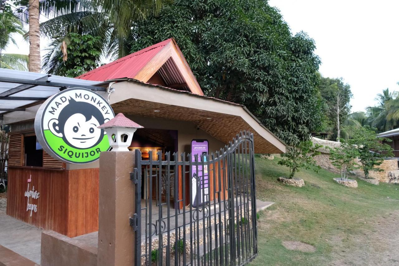 Mad Monkey Siquijor Hostel Εξωτερικό φωτογραφία