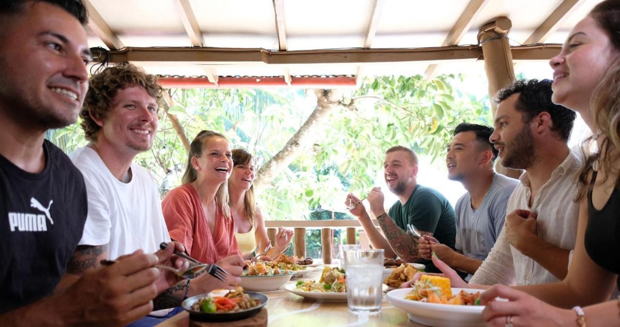 Mad Monkey Siquijor Hostel Εξωτερικό φωτογραφία