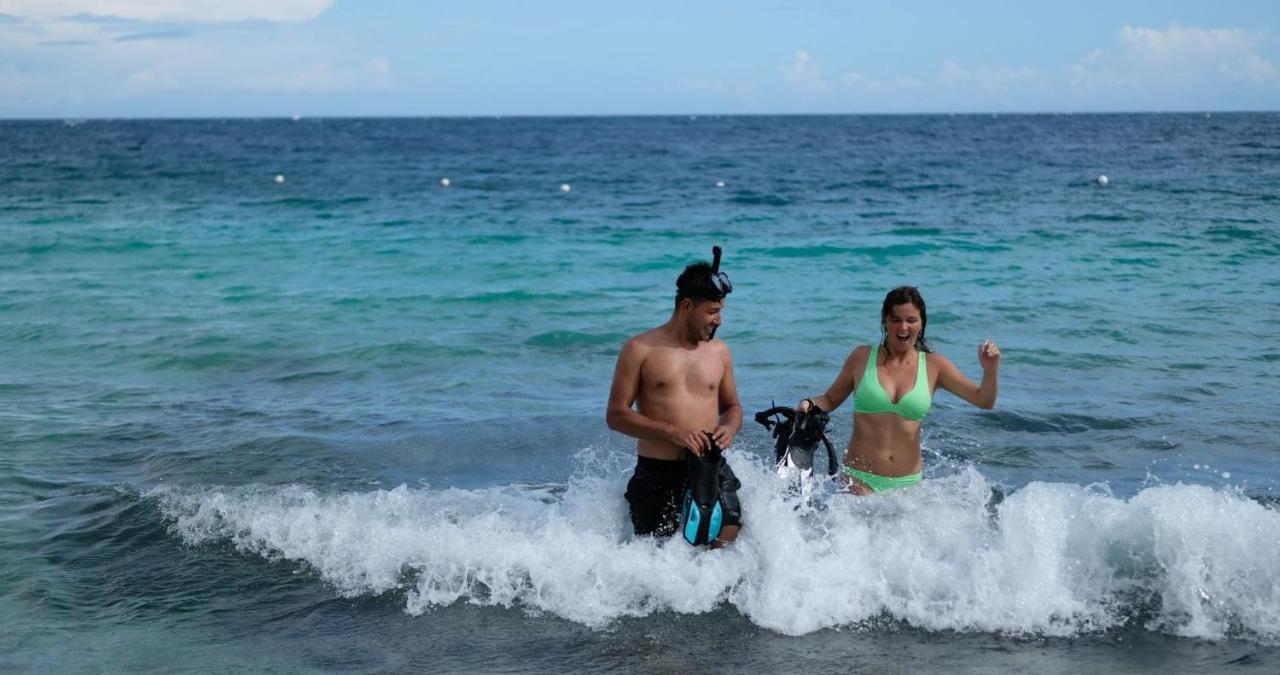 Mad Monkey Siquijor Hostel Εξωτερικό φωτογραφία