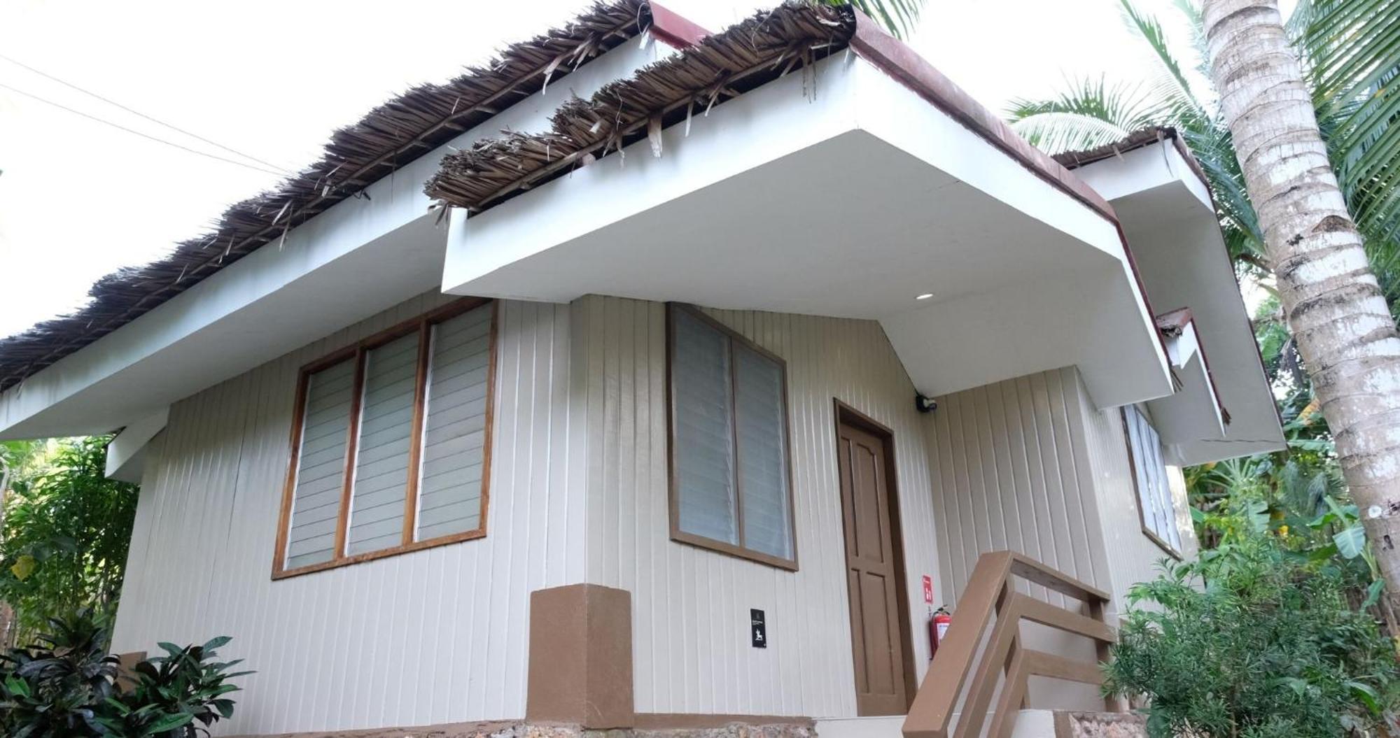 Mad Monkey Siquijor Hostel Εξωτερικό φωτογραφία