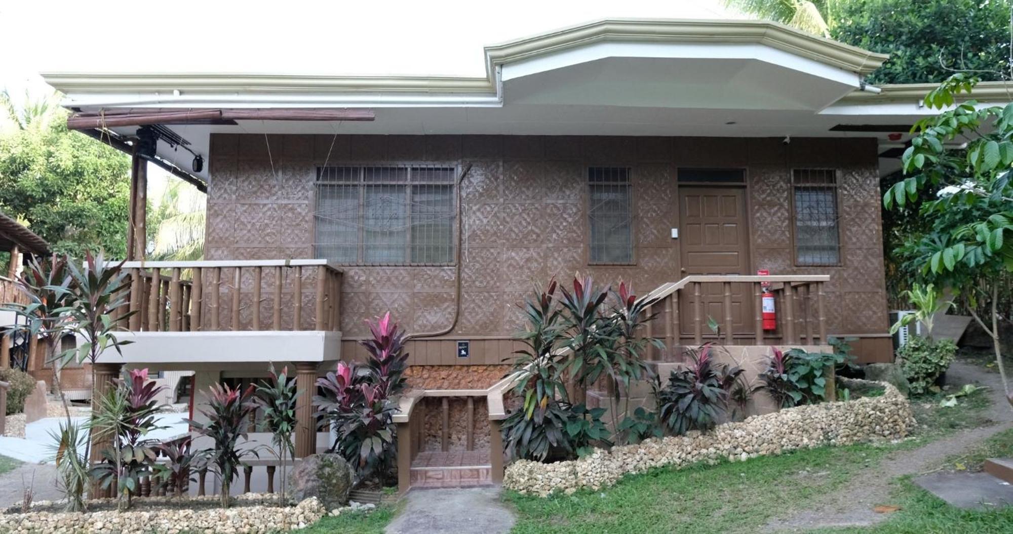 Mad Monkey Siquijor Hostel Εξωτερικό φωτογραφία