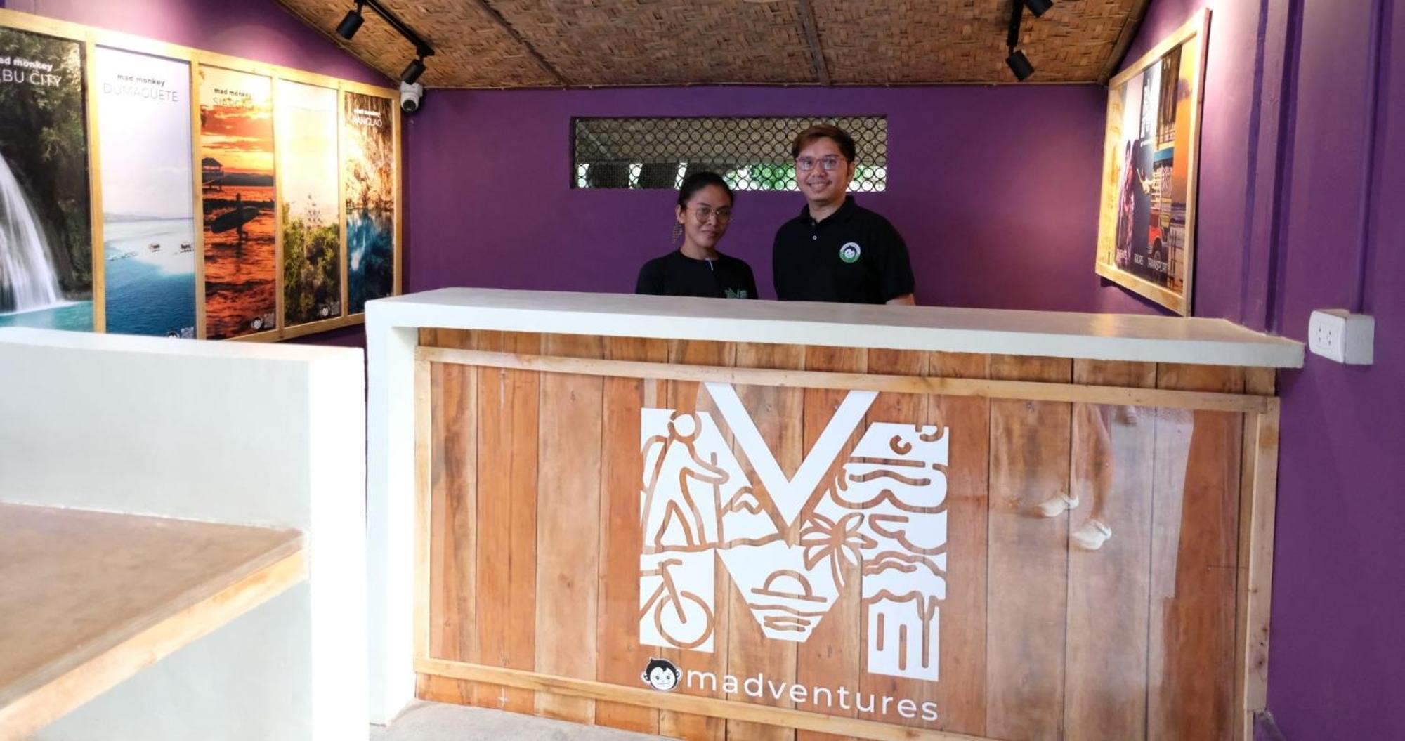 Mad Monkey Siquijor Hostel Εξωτερικό φωτογραφία