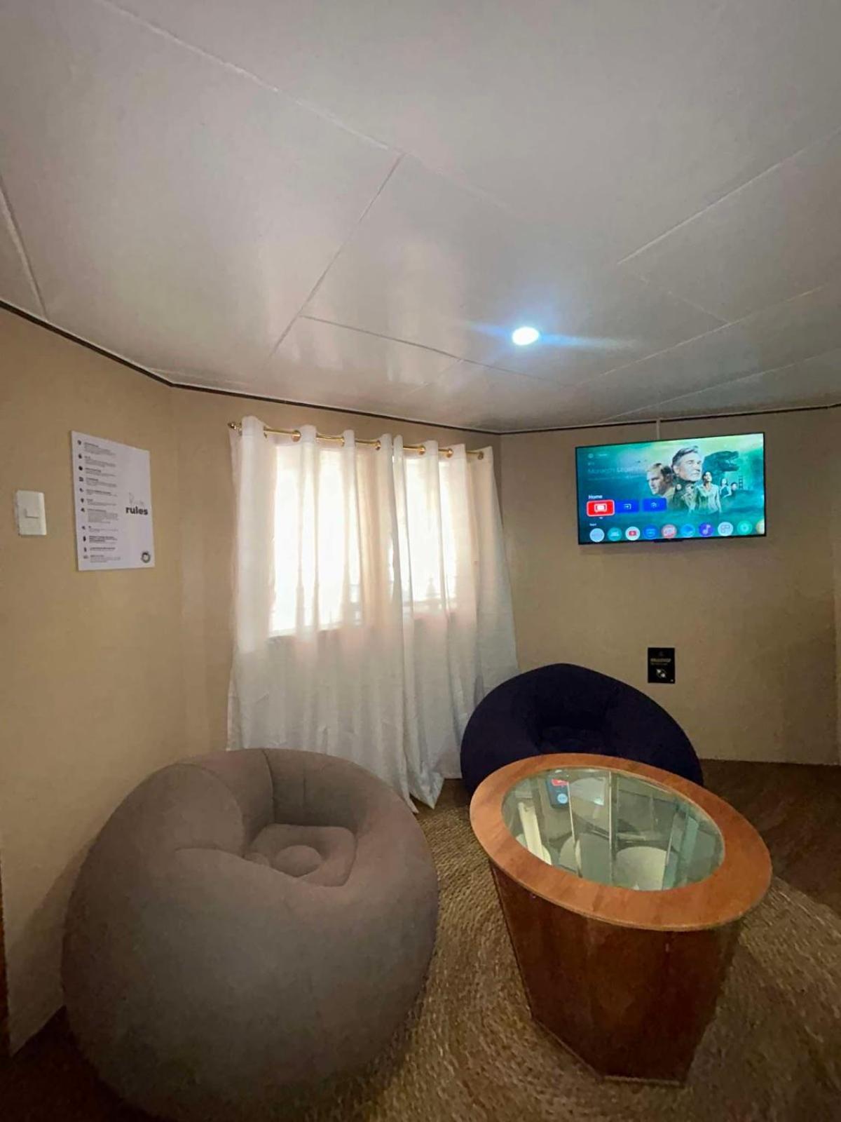 Mad Monkey Siquijor Hostel Εξωτερικό φωτογραφία