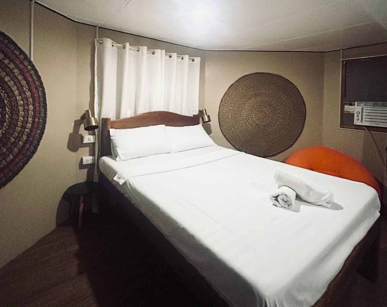 Mad Monkey Siquijor Hostel Εξωτερικό φωτογραφία