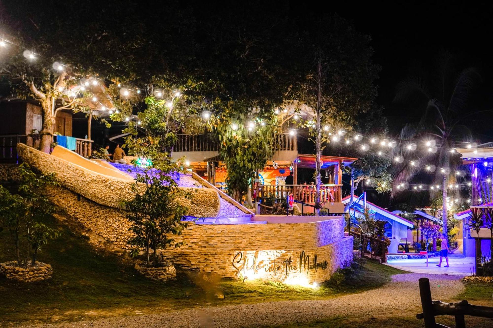 Mad Monkey Siquijor Hostel Εξωτερικό φωτογραφία